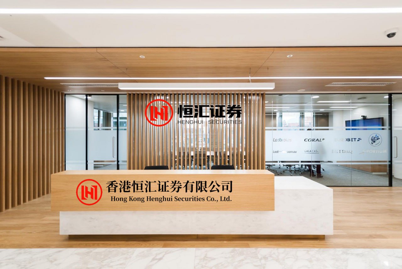 億策略APP下载 “今夜，谁不不是个动物”，这台词太内涵了“今夜，谁不不是个动物”。这是大热动画片《疯狂动物城2》里的妖娆歌手夏奇羊的经典台词！这句台词在特定的环境氛围下，越品越深到：是啊，今夜夜色下，谁还不是个动物！ 夏奇羊的惊人金句还有不少，句句振聋发聩：“我错了，完美不该是枷锁，健康与真实...